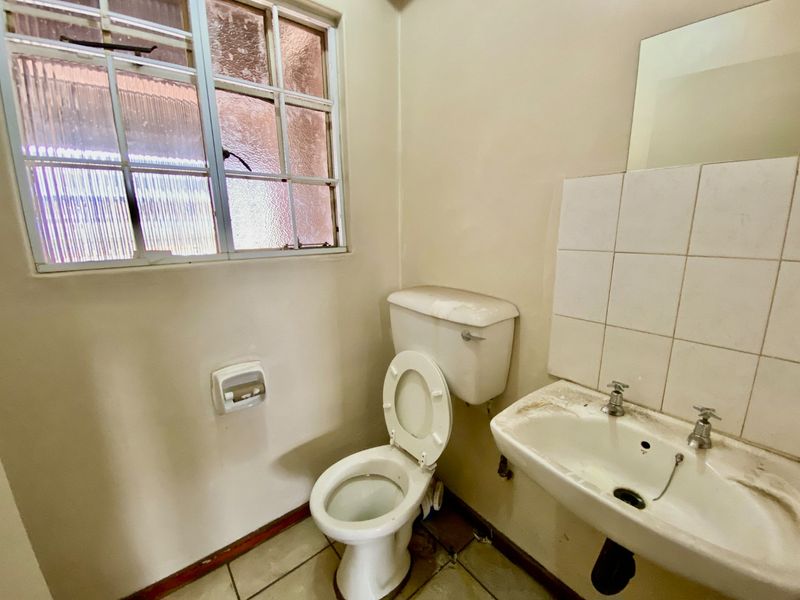 Prime Industrial Space To Let In Hennopspark - Photo 7
