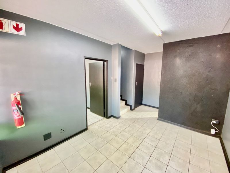 Prime Industrial Space To Let In Hennopspark - Photo 2