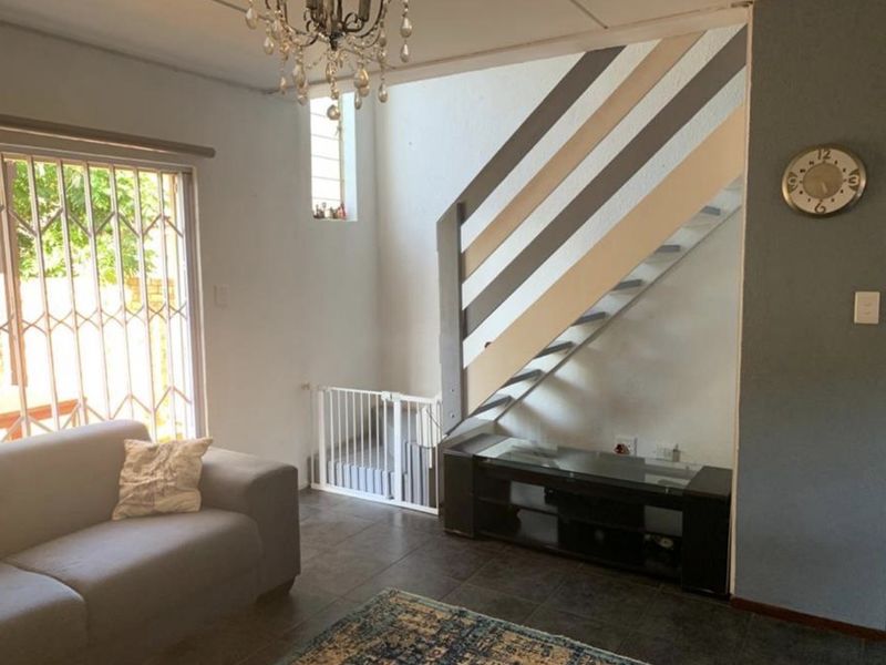 4 Bedroom House to Rent in Kyalami - Photo 9