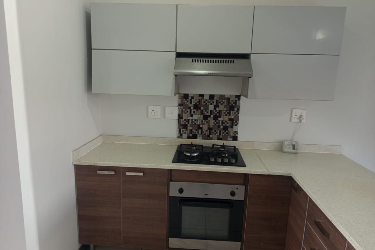 3 Bedroom 2 Bathroom Townhouse to Rent. - Photo 4