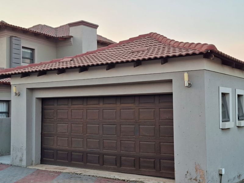 3 bedroom house to Rent  in savanna country estate  pretoria east - Photo 2