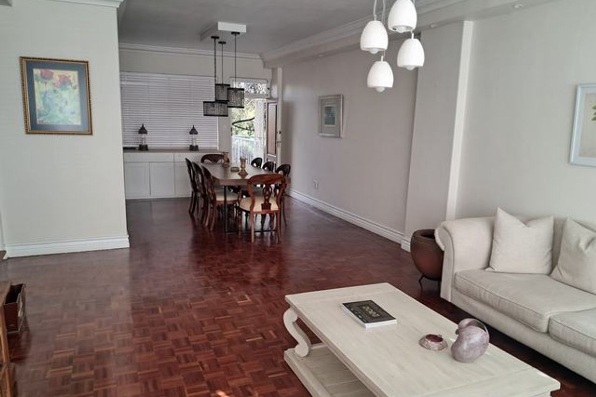 Illovo flat for Sale  - Photo 3