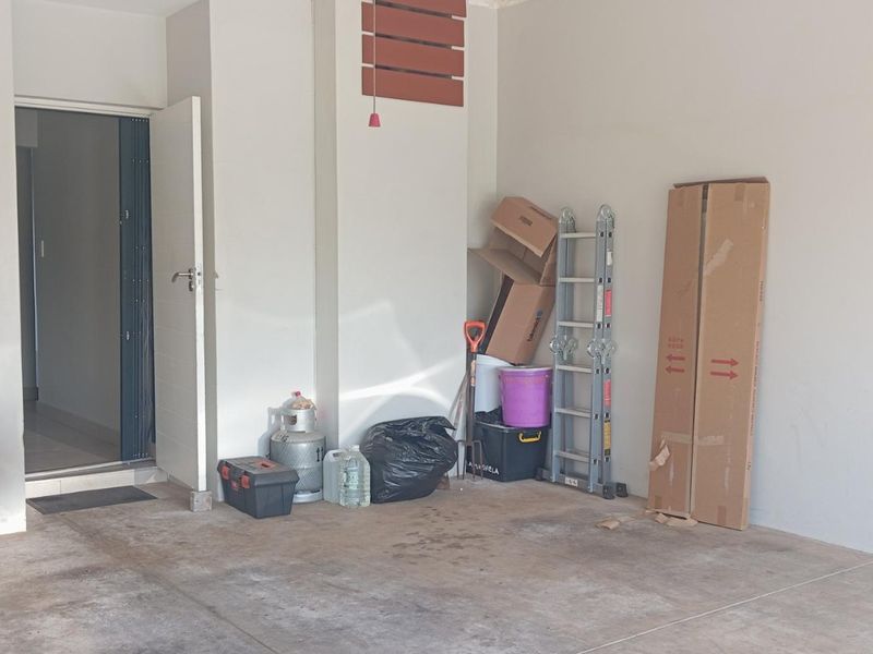 Luxury Estate Living in the Heart of Raslouw’s Prime Residential Hub - Photo 5