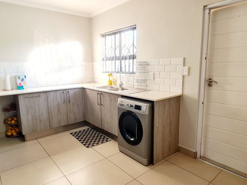 Luxury Estate Living in the Heart of Raslouw’s Prime Residential Hub - Photo 3