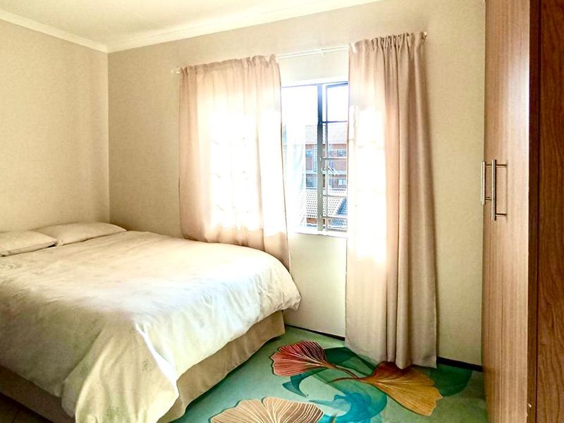 2-Bedroom Apartment in Secure Complex - Photo 6