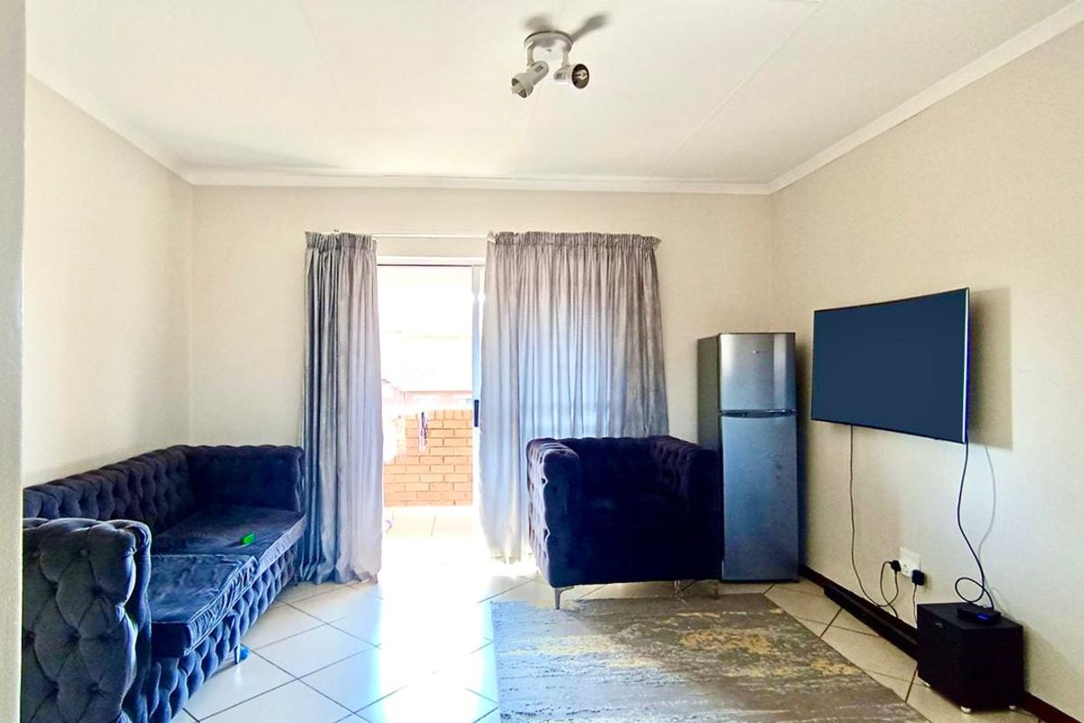 2-Bedroom Apartment in Secure Complex - Photo 4