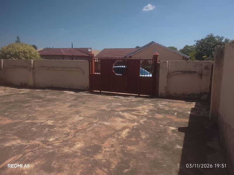 A 2 Bedroom house for sale in mabopane unit U - Photo 1