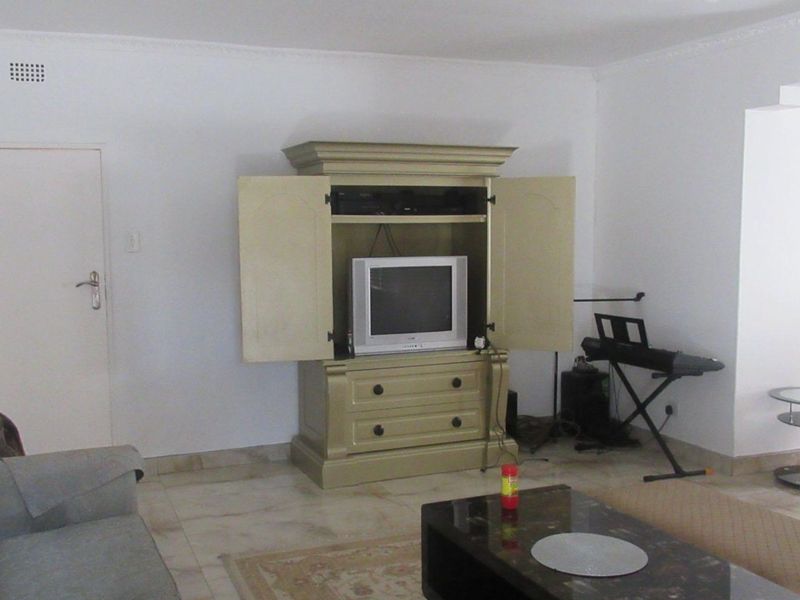 4 bedroom house for sale Gallo Manor  - Photo 9