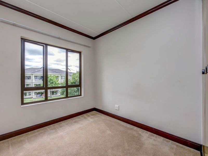 Modern 2 bedroom apartment in Fourways. - Photo 8