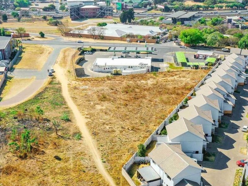 3 568 m2 Prime Residential Development Land Available in Halfway Gardens - Photo 3
