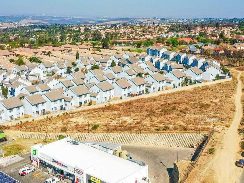 3 568 m2 Prime Residential Development Land Available in Halfway Gardens - Photo 4
