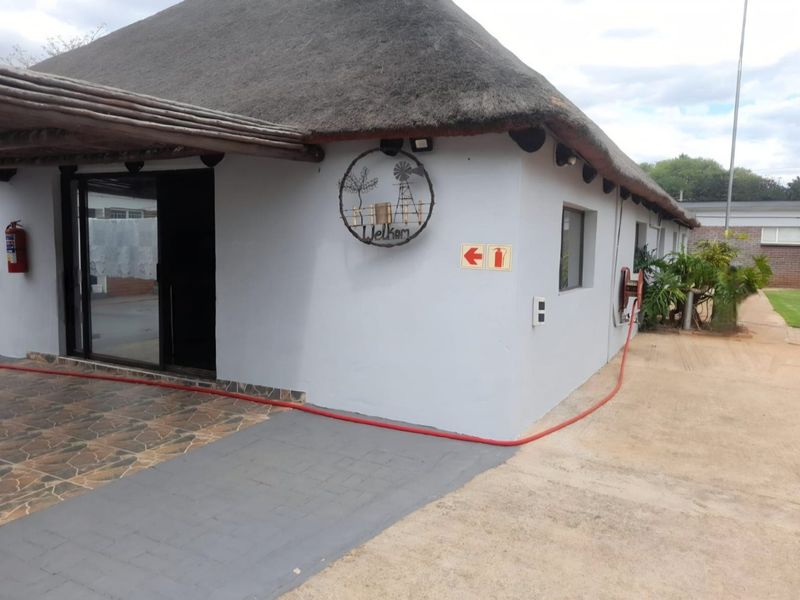 Luxurious 5 bed home with solar and 2 boreholes in Marble Hall - Photo 4