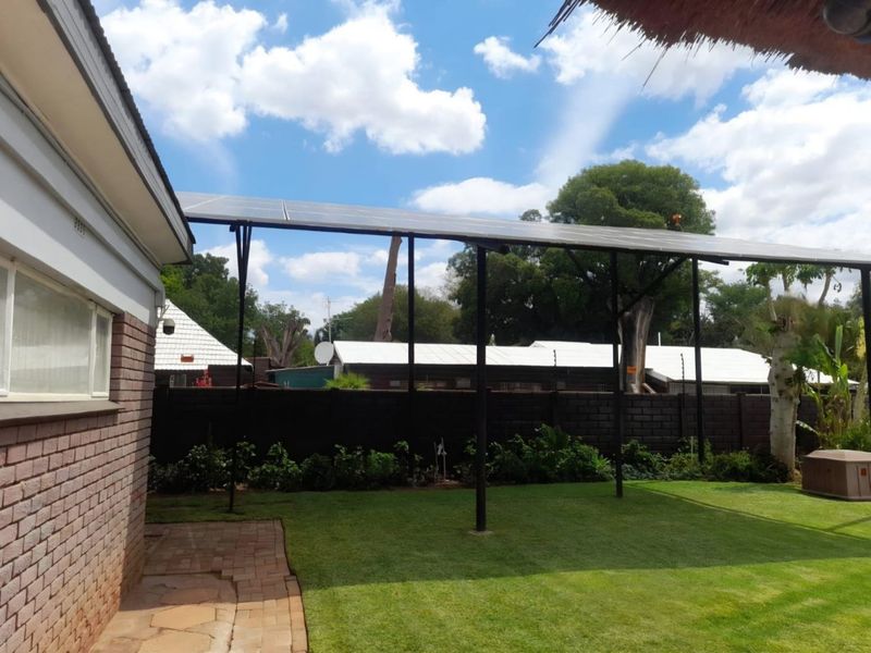Luxurious 5 bed home with solar and 2 boreholes in Marble Hall - Photo 6