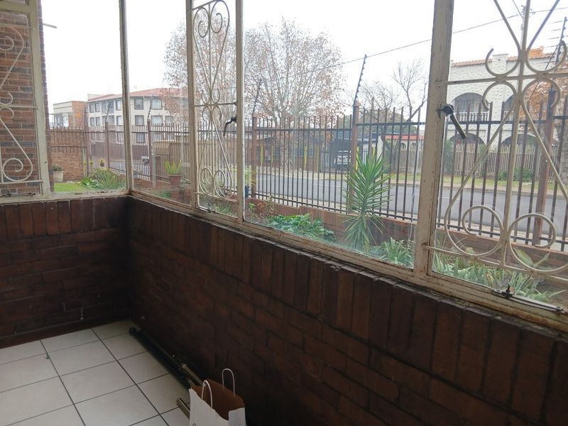 Neat 1-Bedroom Flat with Great Value and Secure Living! - Photo 3