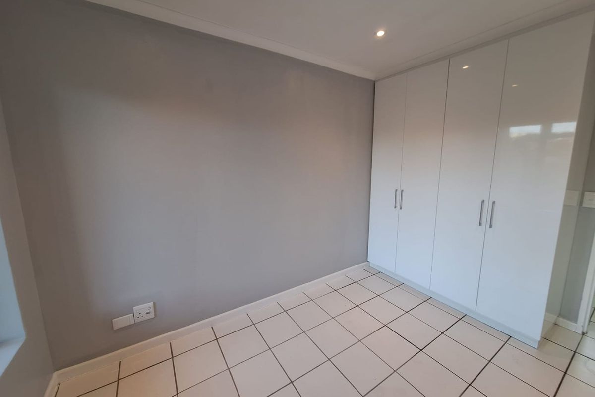 Modern 3 Bedroom 1st Floor Apartment - Photo 5