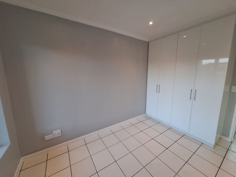 Modern 3 Bedroom 1st Floor Apartment - Photo 5