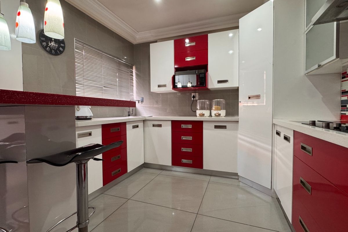 Modern living meets exceptional entertaining in Three Rivers Proper - Photo 3