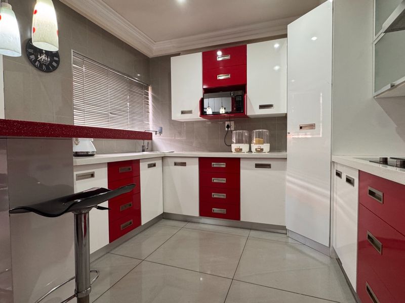 Modern living meets exceptional entertaining in Three Rivers Proper - Photo 3