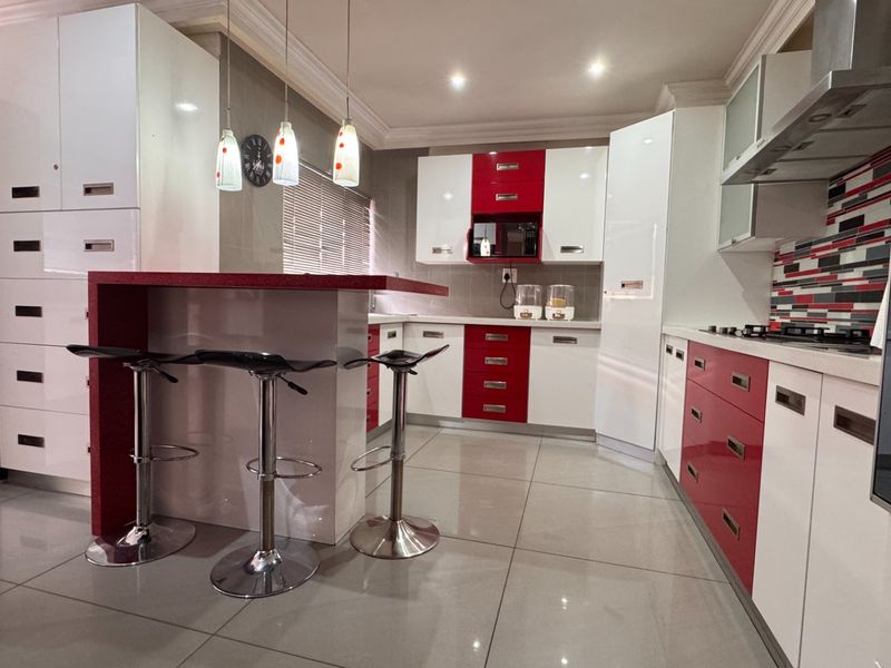 Modern living meets exceptional entertaining in Three Rivers Proper - Photo 4