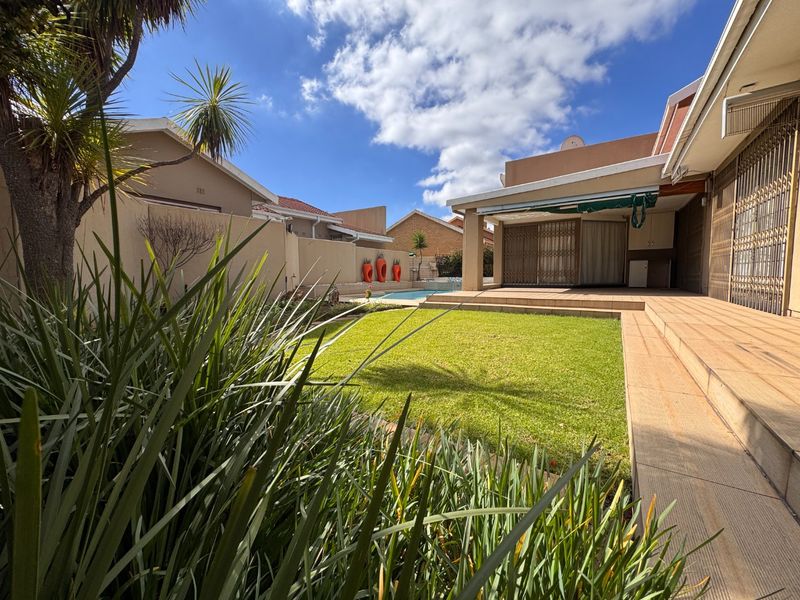 Modern living meets exceptional entertaining in Three Rivers Proper - Photo 1