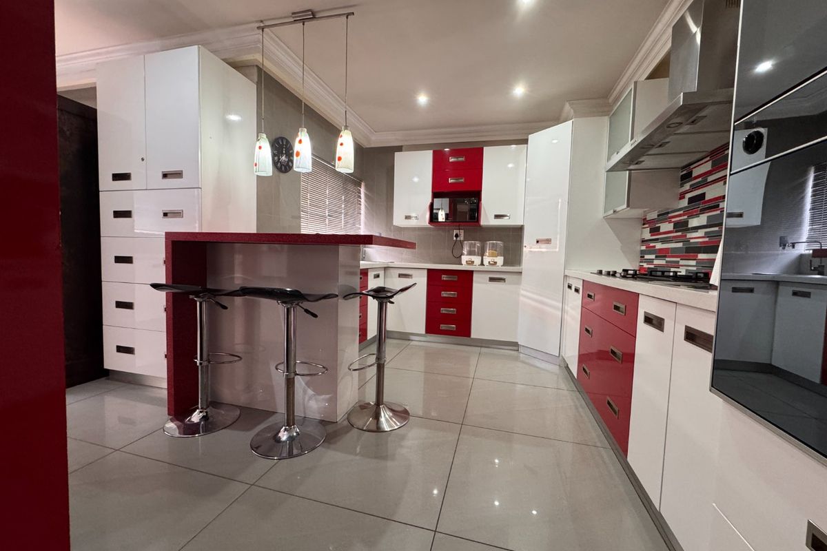 Modern living meets exceptional entertaining in Three Rivers Proper - Photo 5