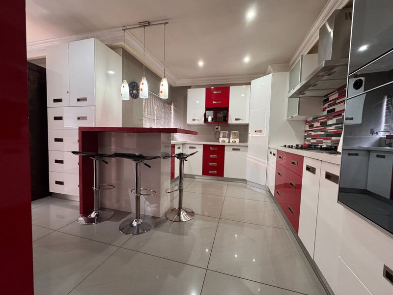 Modern living meets exceptional entertaining in Three Rivers Proper - Photo 5