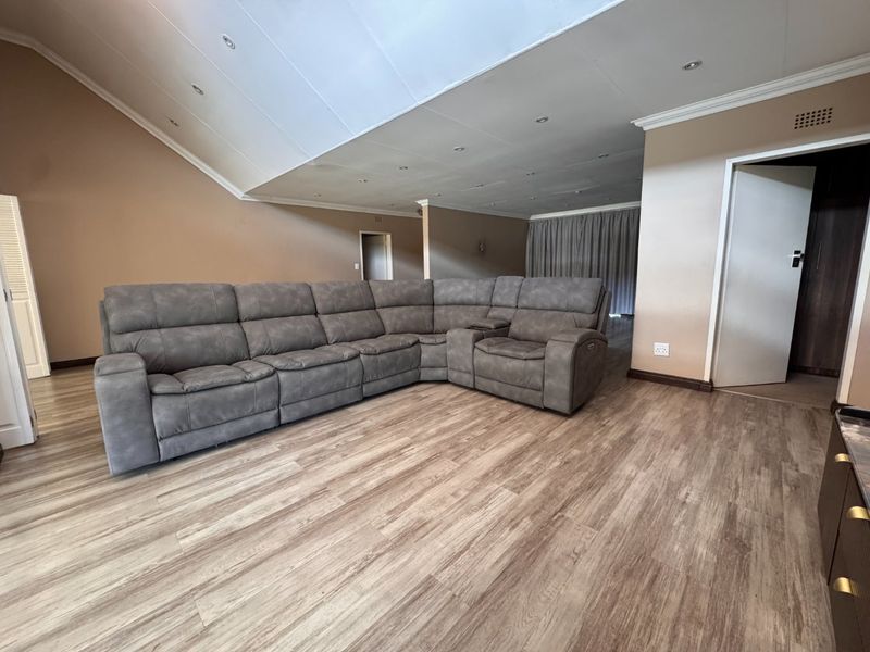 Modern living meets exceptional entertaining in Three Rivers Proper - Photo 8