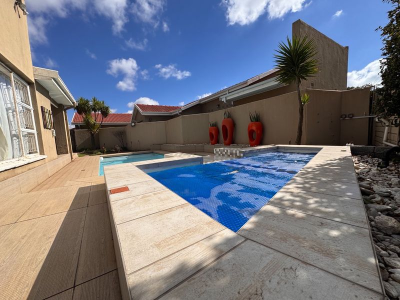 Modern living meets exceptional entertaining in Three Rivers Proper - Photo 2