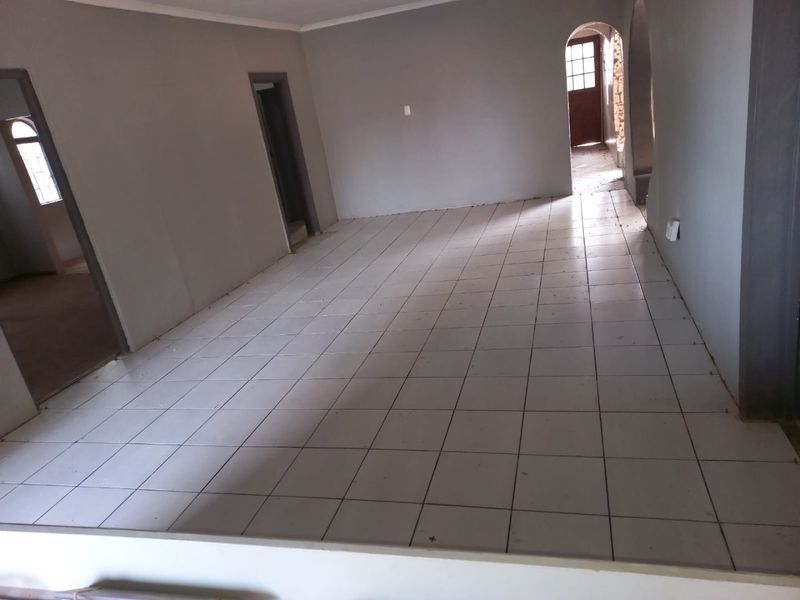 Spacious Family house with flat - Photo 5