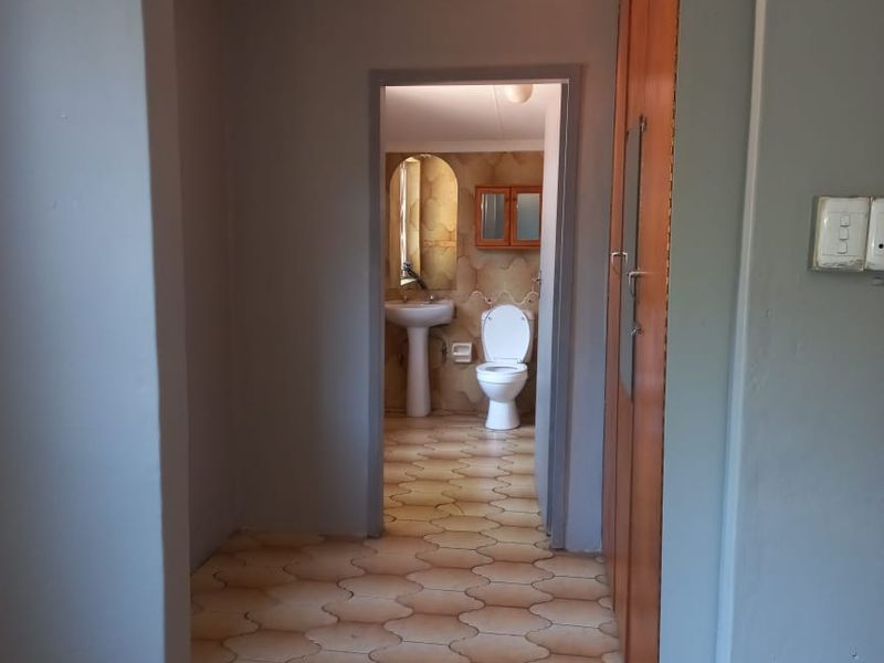 Spacious Family house with flat - Photo 9