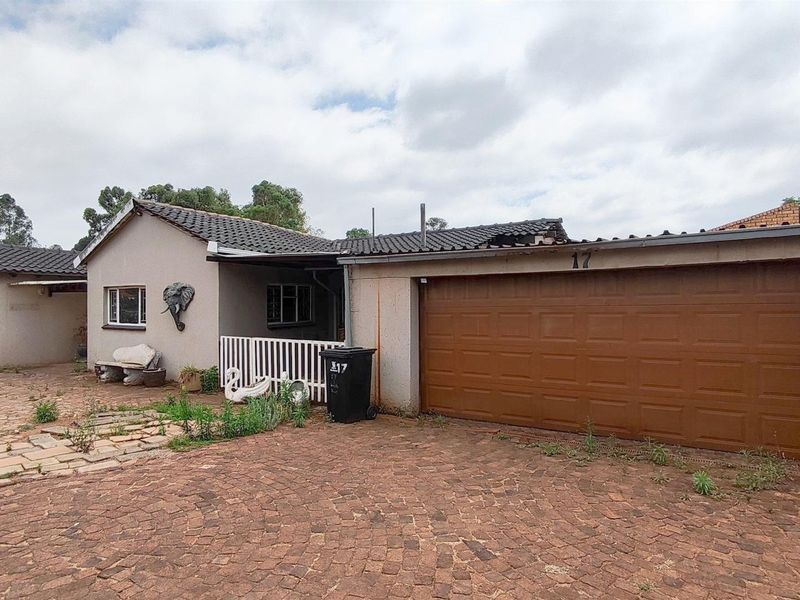 Spacious 4-Bedroom Family Home with an Income-Generating 2-Bedroom Flatlet in New State Areas! - Photo 1