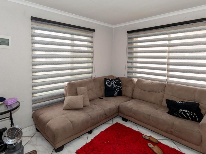 Modern 3-Bedroom Family Home in the Secure Sharon Park Lifestyle Estate! - Photo 2