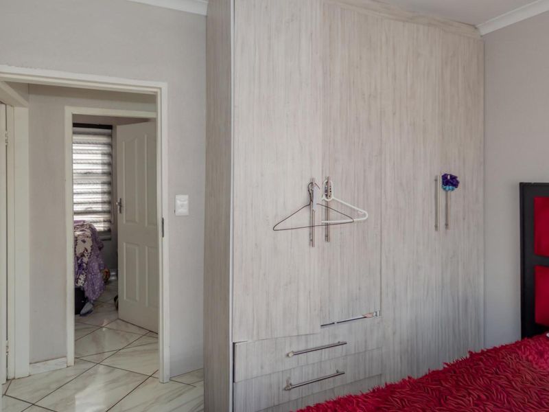 Modern 3-Bedroom Family Home in the Secure Sharon Park Lifestyle Estate! - Photo 9
