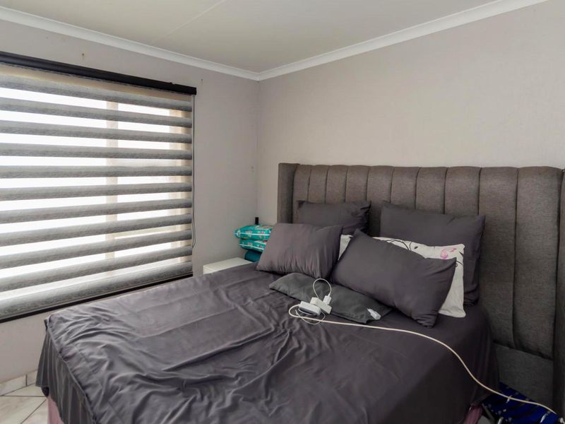 Modern 3-Bedroom Family Home in the Secure Sharon Park Lifestyle Estate! - Photo 5