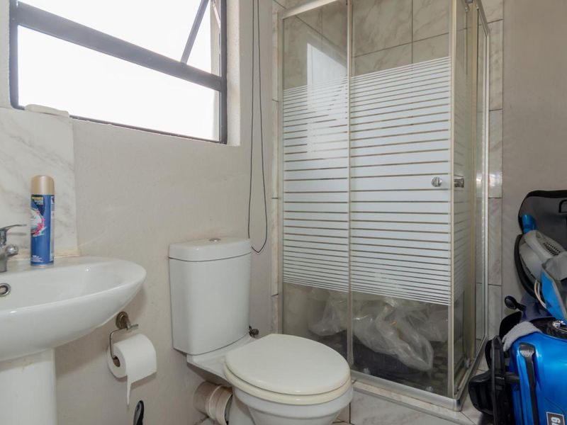 Modern 3-Bedroom Family Home in the Secure Sharon Park Lifestyle Estate! - Photo 7