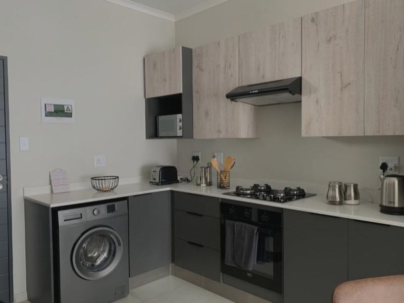 Top Floor Fully Furnished Apartment To Let in Midrand - Photo 1
