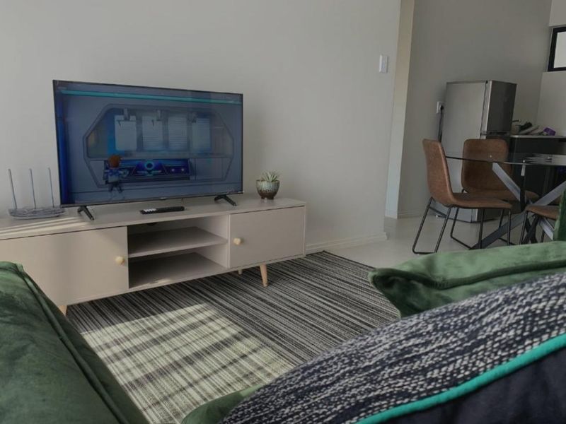 Top Floor Fully Furnished Apartment To Let in Midrand - Photo 8
