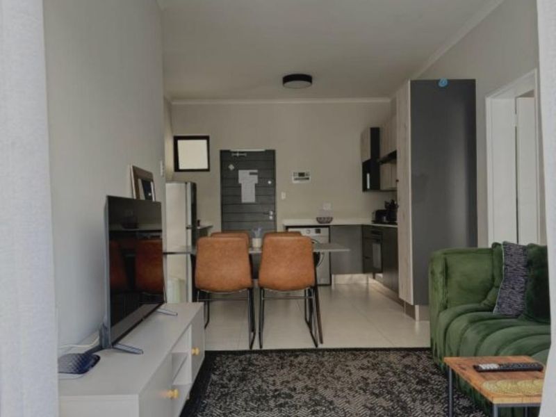 Top Floor Fully Furnished Apartment To Let in Midrand - Photo 4