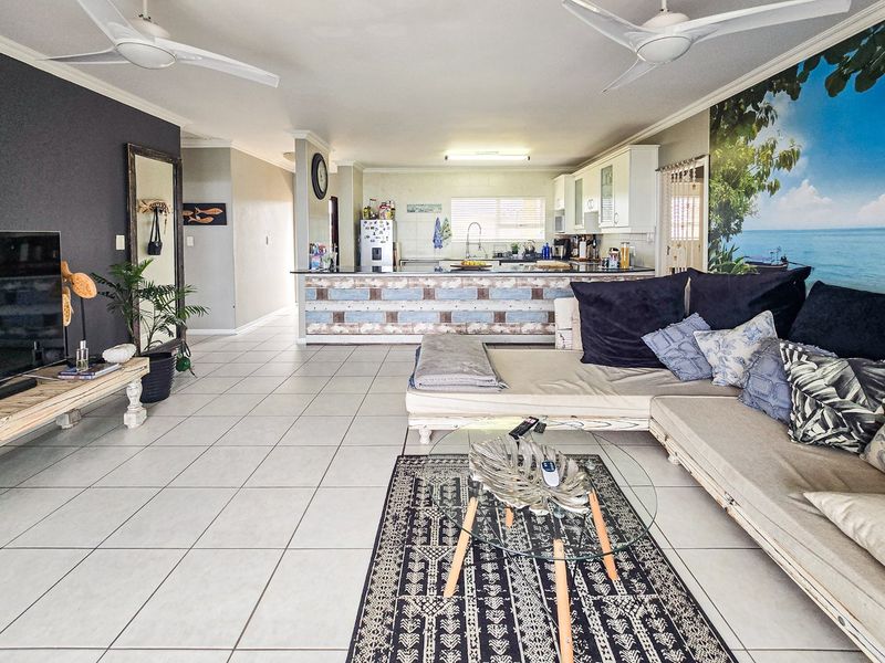 Modern And Newly Renovated Apartment With Breathtaking Sea Views - Photo 4