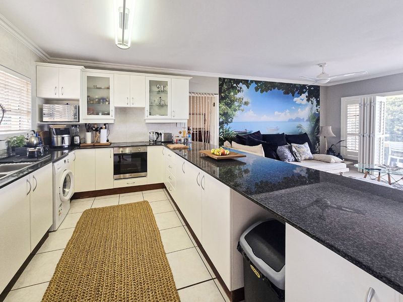 Modern And Newly Renovated Apartment With Breathtaking Sea Views - Photo 8