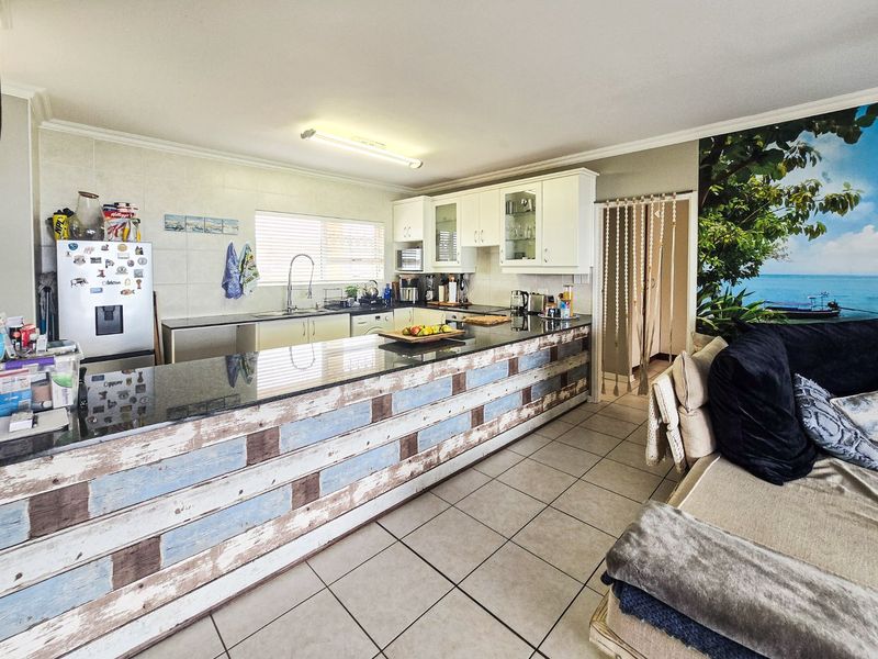 Modern And Newly Renovated Apartment With Breathtaking Sea Views - Photo 7
