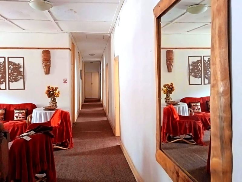 Fully Furnished Hotel for Sale in Somerset East – Prime Location with Mountain and Street-Front Exposure - Photo 10
