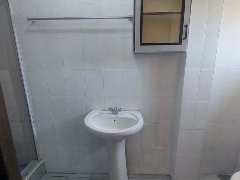 Chic 2 Bed basement in Arena Park - Photo 4
