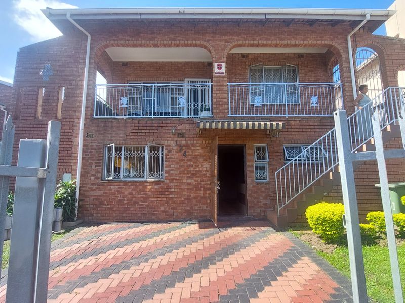Chic 2 Bed basement in Arena Park - Photo 1
