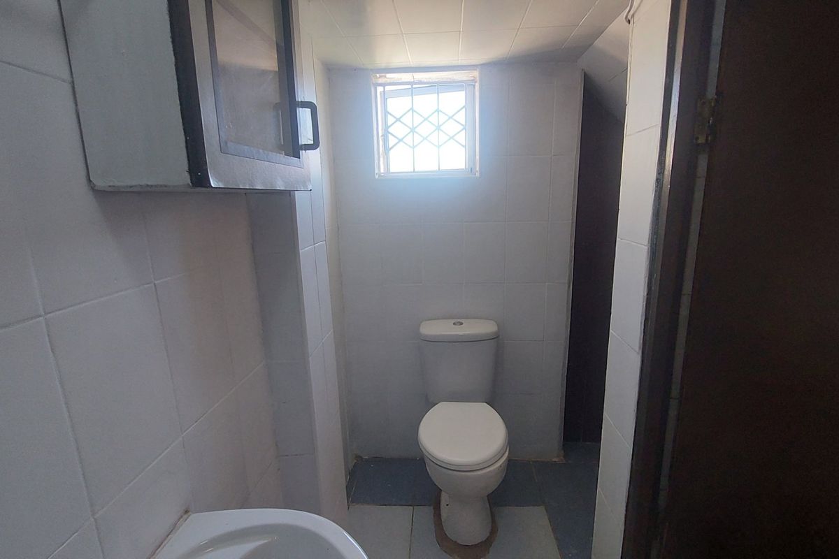 Chic 2 Bed basement in Arena Park - Photo 3