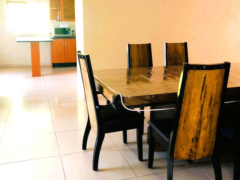 Luxurious Fully Furnished 5-Bedroom Family Home To Rent in Faerie Glen, Pretoria - Photo 7