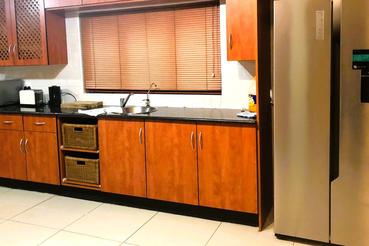 Luxurious Fully Furnished 5-Bedroom Family Home To Rent in Faerie Glen, Pretoria - Photo 5