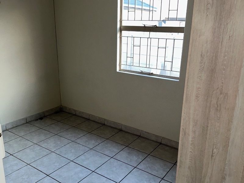 Beautiful 3 Bedroom’s With 2 Bathroom’s House for Rent in Leopard Rest.  - Photo 9