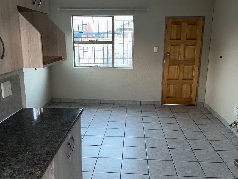 Beautiful 3 Bedroom’s With 2 Bathroom’s House for Rent in Leopard Rest.  - Photo 5