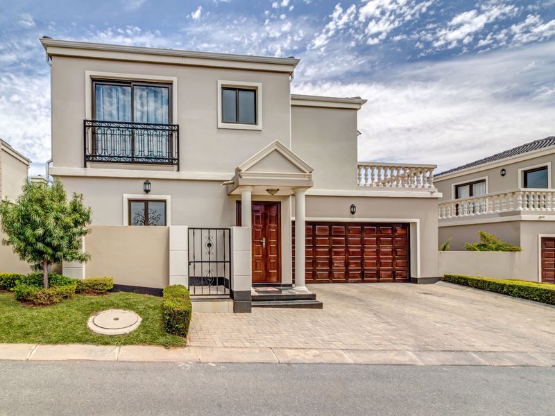 Modern 3 bedroom house in Fourways. - Photo 2